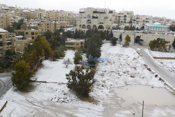 تعطيل الدوام في الاردنية الخميس وتأجيل الامتحانات 