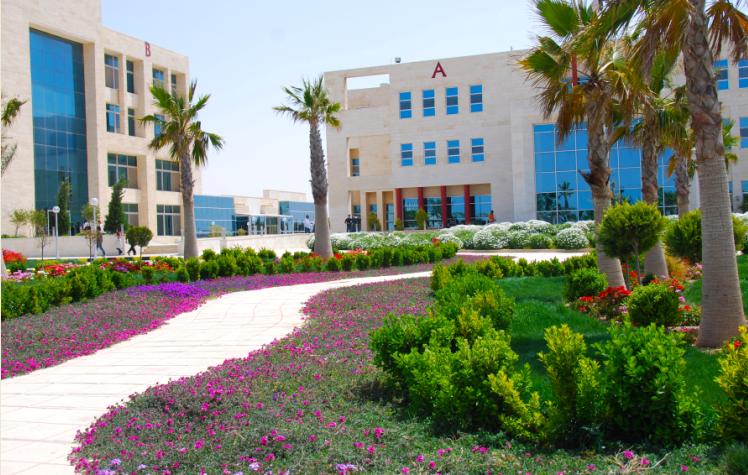  مناظرتان لقوائم انتخابية في جامعة الشرق الاوسط  
