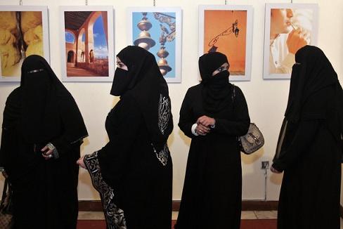 عالم دين سعودي : تعيين المرأة في مجلس الشورى ينسجم والشريعة