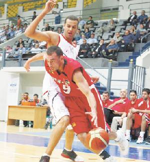 المنتخب الاردني للسلة يجتاز نظيره المصري بصعوبة