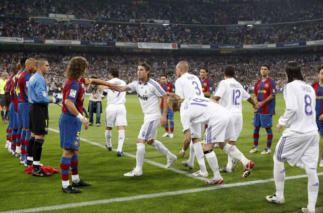 برشلونة وريال مدريد يتواجهان في مكة المكرمة