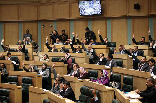 المناصير يطالب العجارمة بالاعتذار