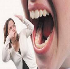 ترسبات اللسان سبب رئيس لرائحة الفم الكريهة