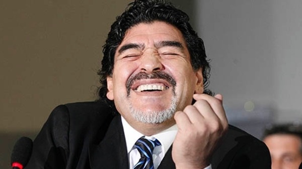 مارادونا: كريستيانو رونالدو حيوان  ..  لا يتعب