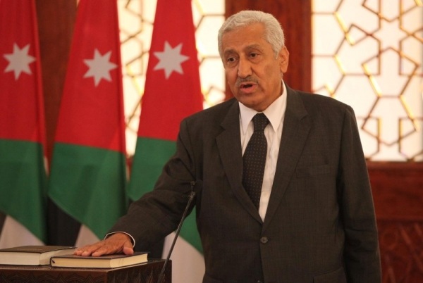 رئيس الوزراء يتلقى اتصالا هاتفيا من نظيره الكويتي 
