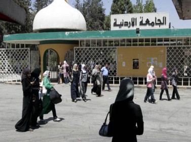 عويس يعد بزيادة حصة الاردنية من الدعم المالي