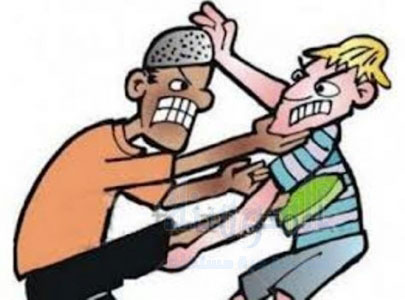 مؤتة : عميد كلية ينهال ضربا على موظف !