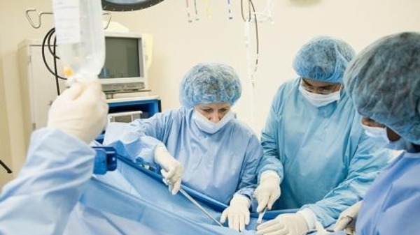 في سابقة طبية ..  جهاز يبقي الكبد حية خارج الجسد