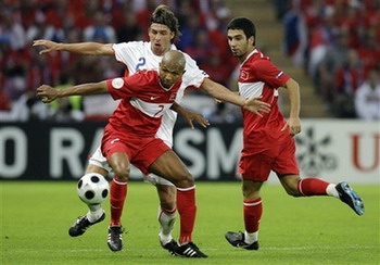 امم اوروبا: تركيا تقهر التشيك وتتأهل وسويسرا تهزم البرتغال للذكرى