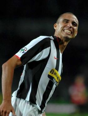تريزيغيه يعتزل اللعب دولياً