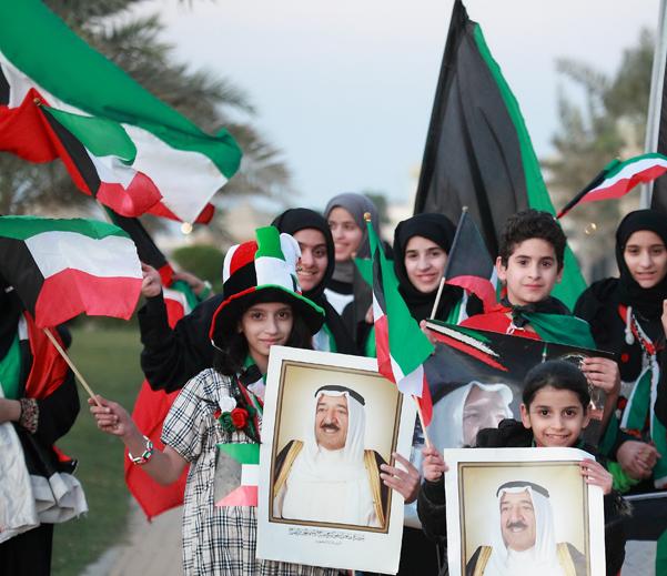 دولة الكويت تسدد ديون الشعب