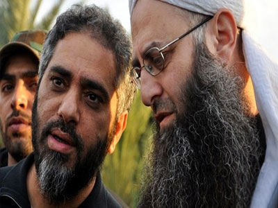 الاسير يطلب من اتباعه حلق لحاهم 
