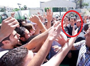 الاسد يشارك فى احتفالية عيد الشهداء بجامعة دمشق 