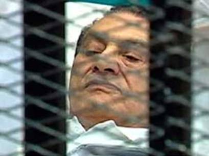 محاكمة مبارك بتهمة قتل المتظاهرين اليوم 