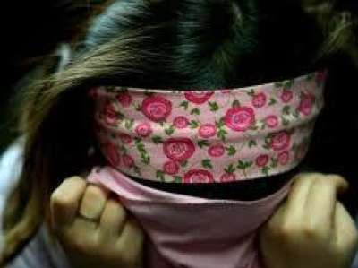 السجن 5 سنوات ويوم لقس اعتدى على حفيدته جنسيا