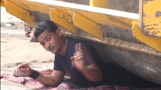  شاهد  ..  بطل القوة الخارقة في الوطن العربي !