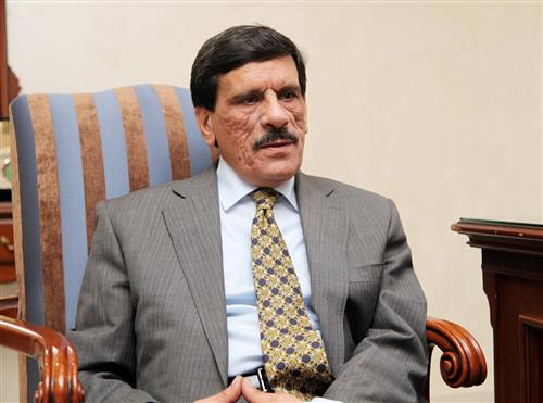 السرور : حكومة النسور في مهب الريح