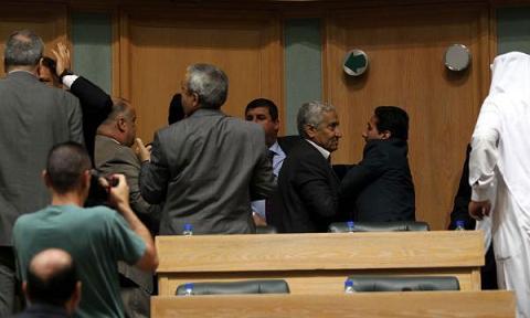 مشاجرة بين النائبين الزعبي والدوايمة - فيديو