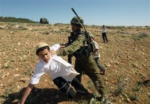 إصابة مزارع فلسطيني بنيران إسرائيلية بخان يونس