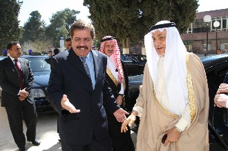الأمير تركي الفيصل يزور الجامعة الاردنية