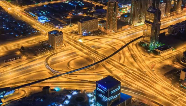 شاهد ..  مدينة دبي تخطف الأنفاس 