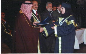 الهام  ..  تتحدى الظروف للتفوق بالجامعة
