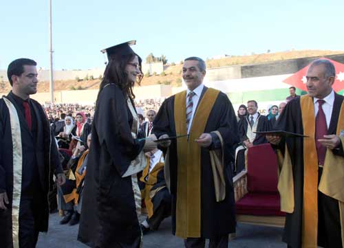 تخريج كلية المجتمع العربي