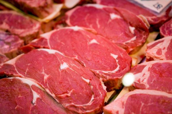 تناول اللحوم الحمراء يزيد خطر الإصابة بالسكري