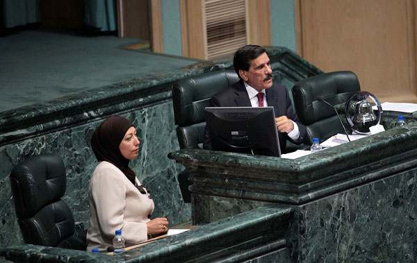 البرلمان يعقد جلسة مسائية بغياب 29 نائبا - اسماء