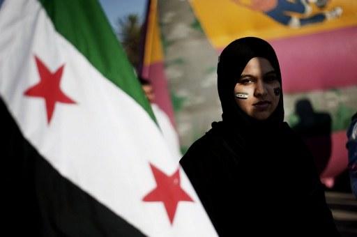 وزير طلّق زوجته ليتزوج لاجئة سورية !
