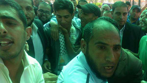 بالصور والفيديو : جماهير حاشدة تستقبل عساف في غزة