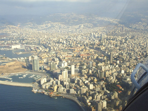 طعن 9 أشخاص بالسكاكين في بيروت