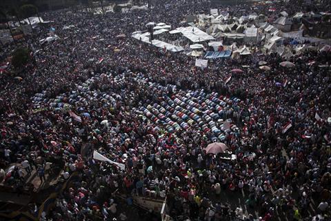 استقالة 4 وزراء مصريين دعماً لمطالب المعارضة