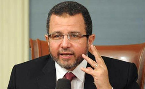 الحكومة المصرية تضع استقالتها تحت تصرف مرسي