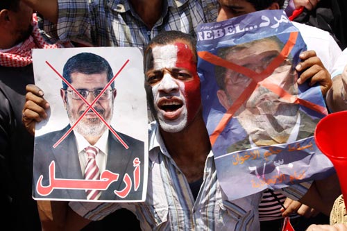 الجيش المصري يحذر  ..  والاخوان يدعون للشهادة