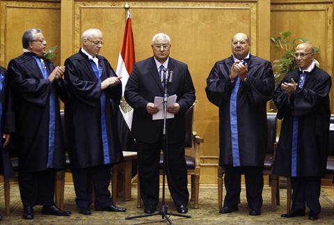 الرئيس المصري المؤقت يؤدي اليمين - صور