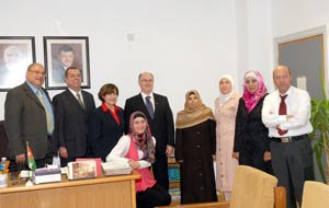 وفد كندي يزور كلية الملكة رانيا للطفولة في الجامعة الهاشمية