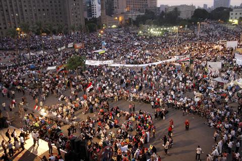 مؤيدو مرسي  : نحن هنا بالملايين ومستعدون للموت
