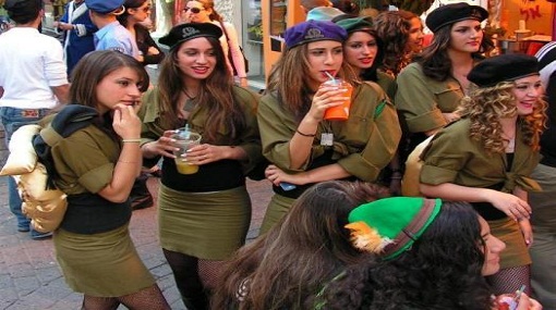 الجيش الاسرائيلي قلق بسبب صور عارية لمجنداته 