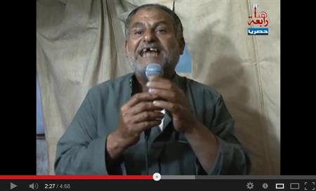 بالفيديو : مواطن مصري ستيني يروي قصة سرقته باكيا 