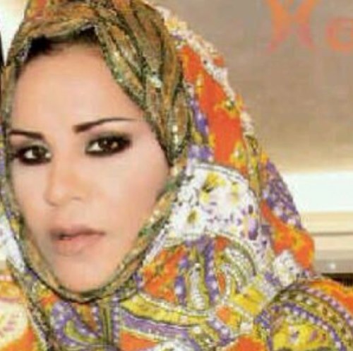 أحلام ترتدي الحجاب وتدعو إلى الاحتشام