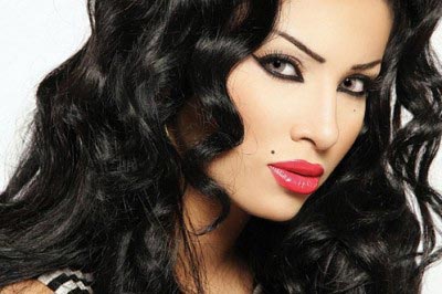 بالفيديو  ..  مروى تعتدي على مصوّر بعد اتهامها بالإغراء