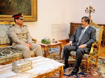 اسرة مرسي تقاضي قائد الجيش المصري