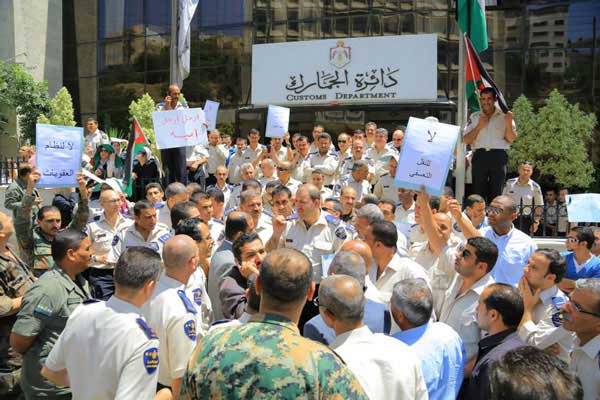 100 مليون دينار خسائر اضراب الجمارك