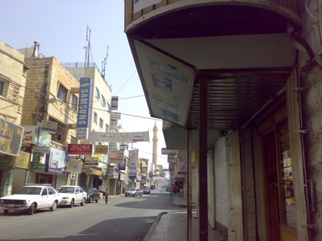 الازمة السورية تشل ميناء الاردن البري
