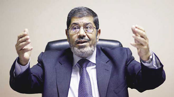 مرسي من معتقله : انا الرئيس الشرعي