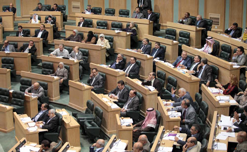 التربية النيابية تقر عددا م القوانين