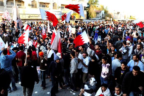 البحرين تواجه مسيرة كبرى مقبلة بعقوبة سحب الجنسية