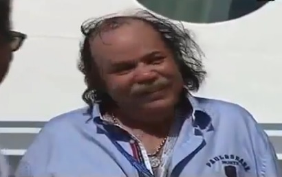 الفنان طلعت زكريا عملها على حاله من الخوف  ..  شاهد الفيديو