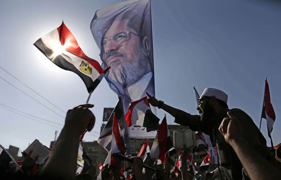 استمرار اعتصام مؤيدي مرسي رغم التهديد بفضه - فيديو